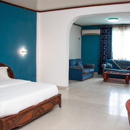Hotel Le Majestic Douala Buitenkant foto