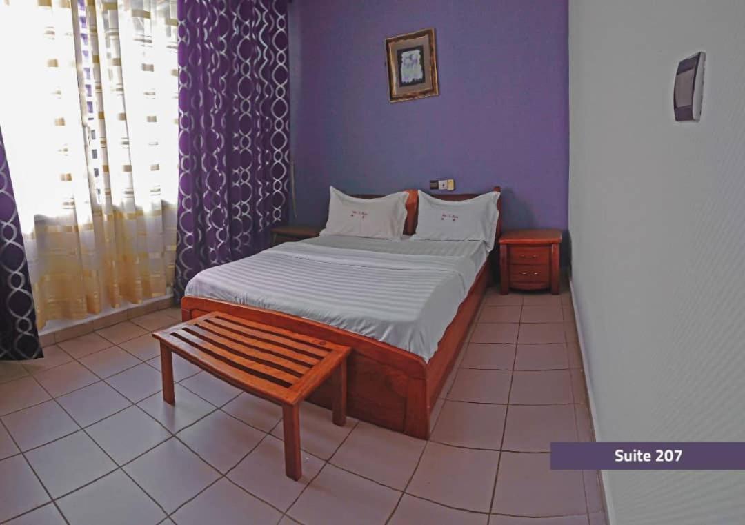 Hotel Le Majestic Douala Buitenkant foto