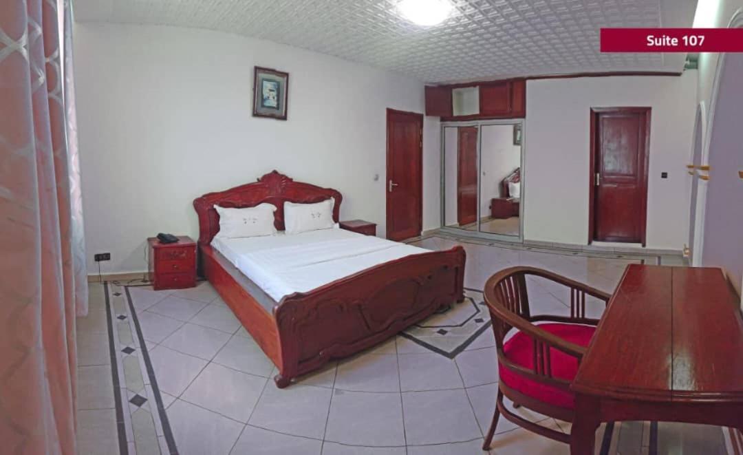 Hotel Le Majestic Douala Buitenkant foto