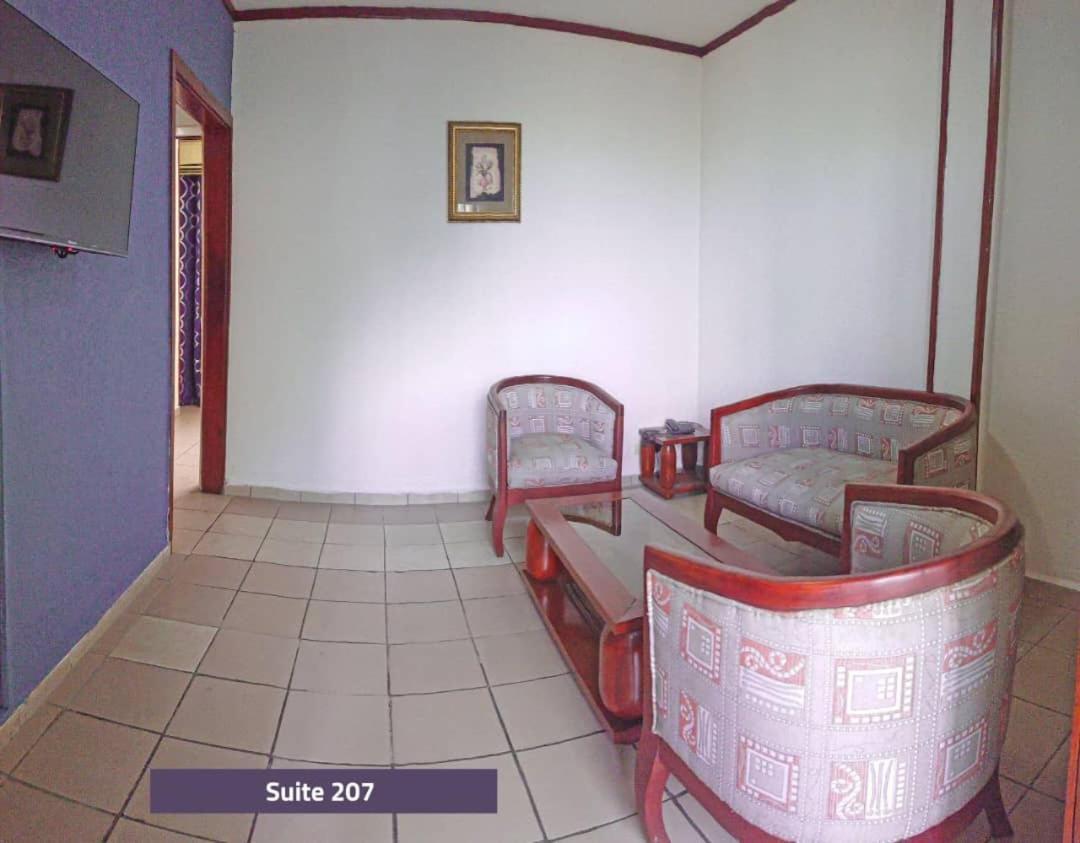 Hotel Le Majestic Douala Buitenkant foto
