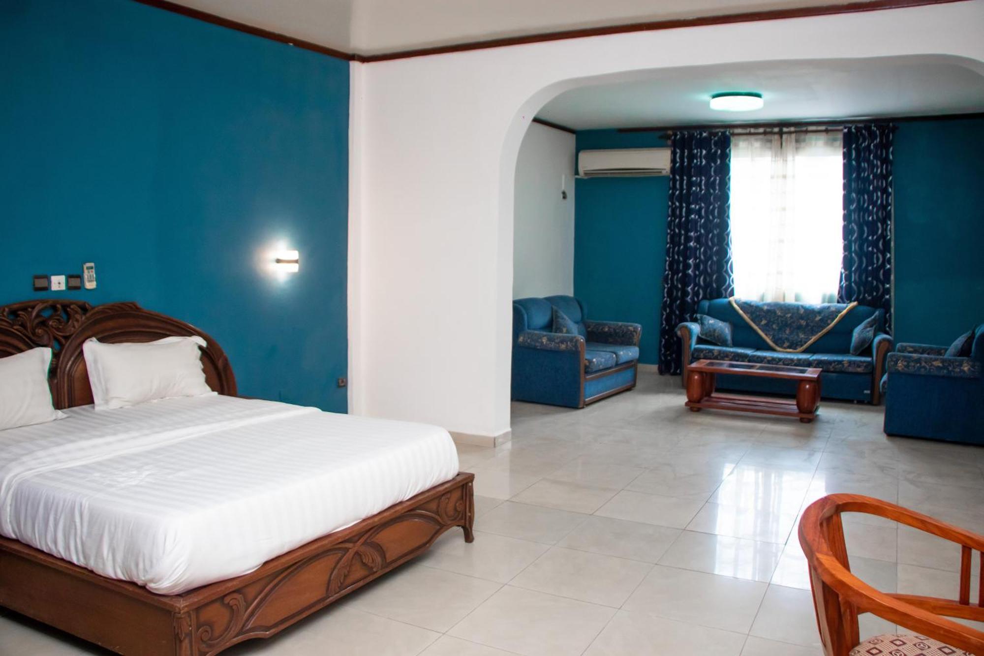 Hotel Le Majestic Douala Buitenkant foto
